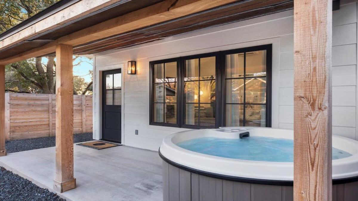 Alley Kat Guesthouse With Private Hot Tub Fredericksburg Eksteriør bilde